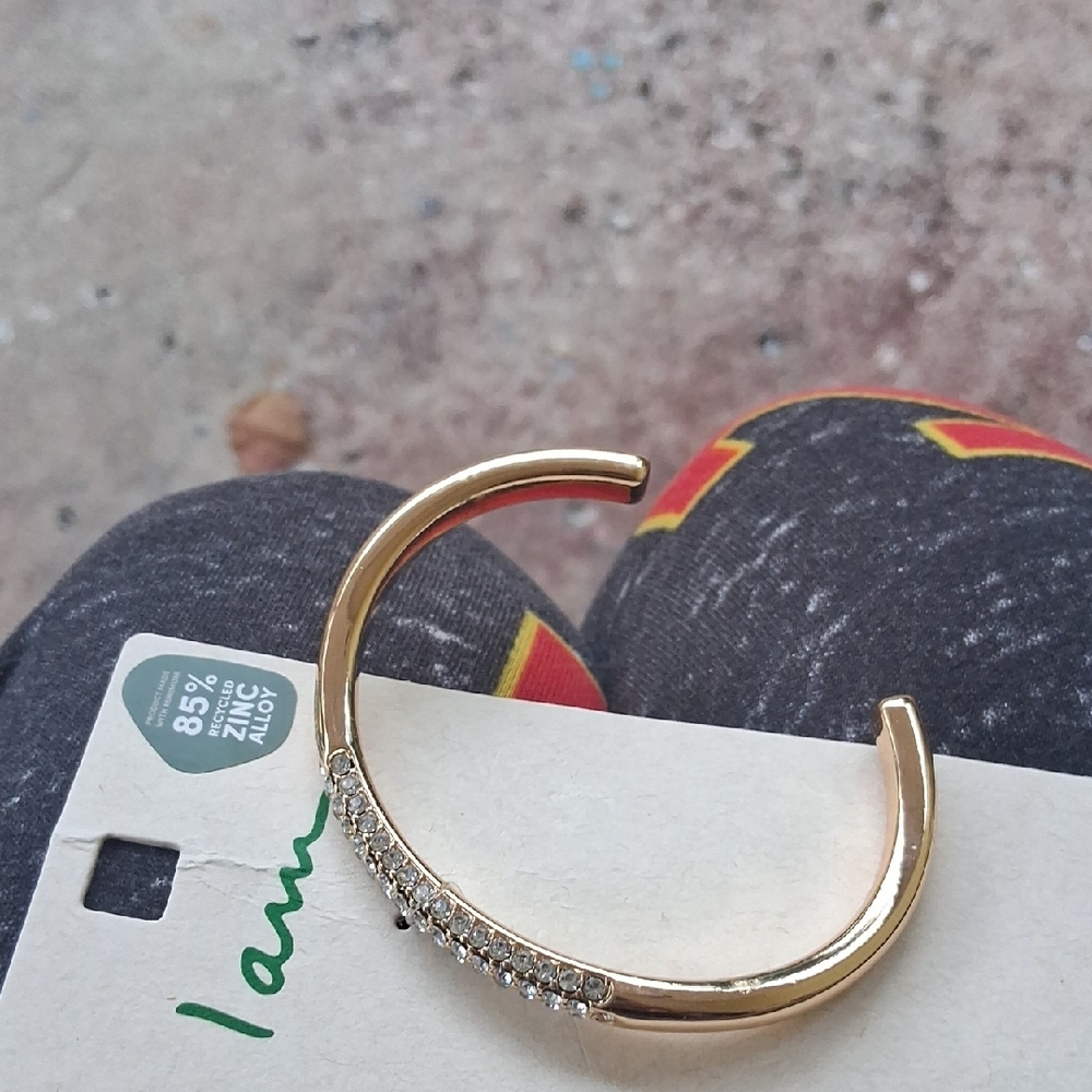 Pretty Diamond Gold Colored Braclet